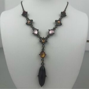 Avon “Lovely London” Necklace and Earring Set